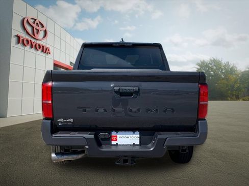 Used 2026 Toyota Tacoma SR5 AWD/4WD image 4