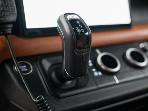 Used 2024 Land Rover Defender 90 V8 image 25