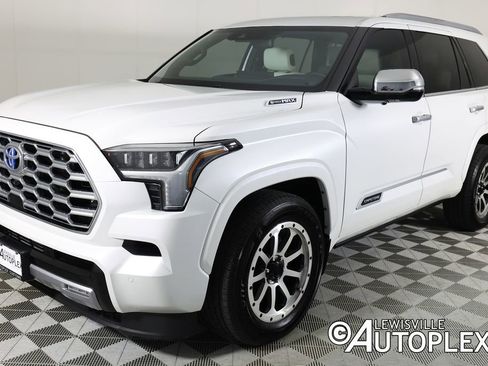 Used 2023 Toyota Sequoia Capstone image 9