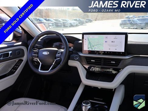 Certified 2025 Ford Explorer Platinum w/ LUX Leather Package image 14