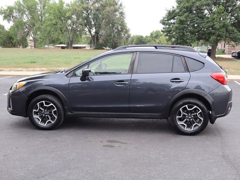 Used 2017 Subaru Crosstrek 2.0i Premium AWD/4WD image 9