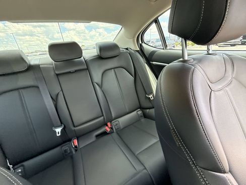 Used 2025 Genesis G70 2.5T RWD image 14