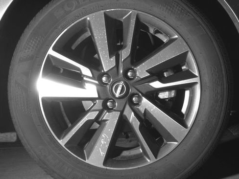 Used 2025 Nissan Versa SV image 13