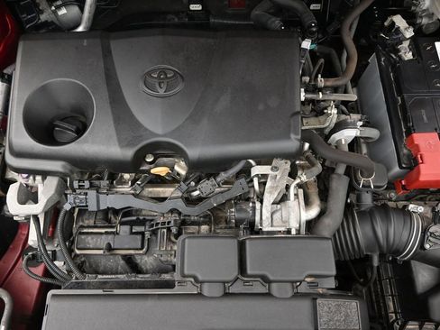 Used 2019 Toyota RAV4 LE w/ Carpet Mat Package image 39