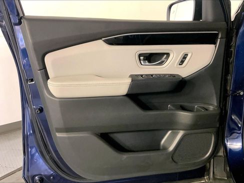 Used 2025 Honda Pilot EX-L image 25