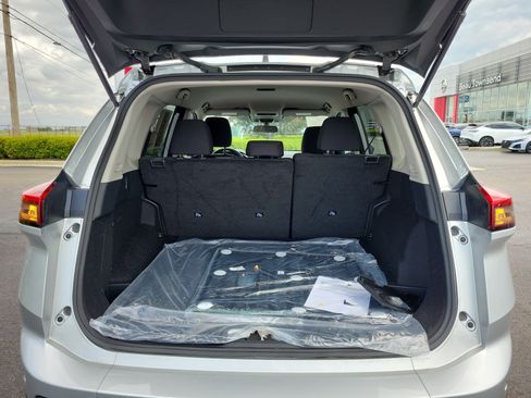 Used 2025 Nissan Rogue S AWD/4WD image 8