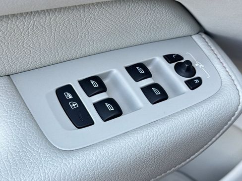 Used 2021 Volvo XC60 T8 Inscription Expression w/ Advanced Package image 11