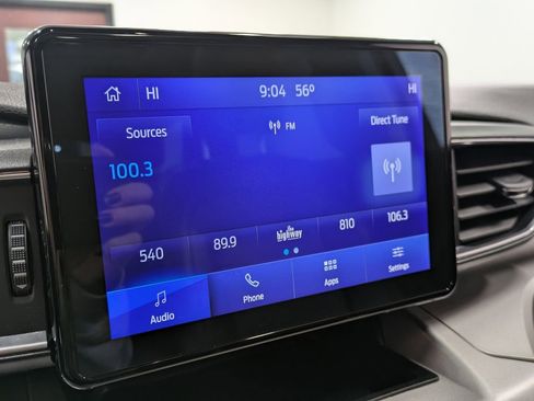 Used 2022 Ford Explorer XLT w/ Equipment Group 202A image 11