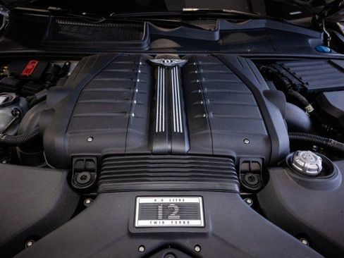 Used 2018 Bentley Bentayga image 67