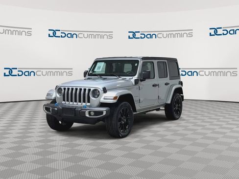 Used 2023 Jeep Wrangler Unlimited Sahara AWD/4WD image 5