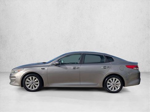 Used 2016 Kia Optima LX w/ Option Group 014 FWD image 9