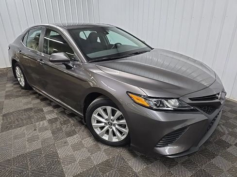 Used 2020 Toyota Camry SE image 7