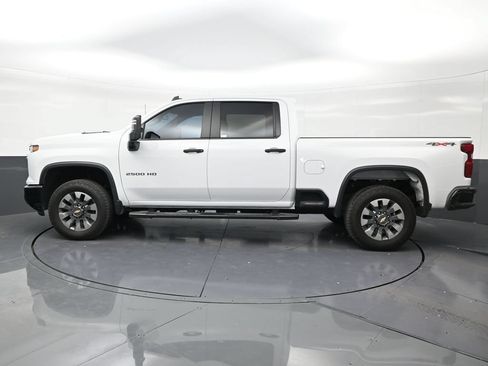 Used 2025 Chevrolet Silverado 2500 Custom w/ Custom Value Package AWD/4WD image 2