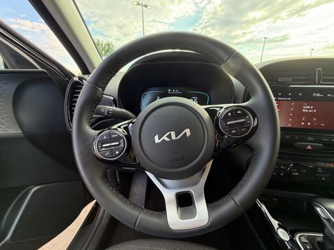 Certified 2025 Kia Soul EX FWD image 20