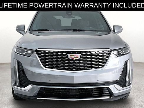 Used 2025 Cadillac XT6 Premium Luxury FWD image 4