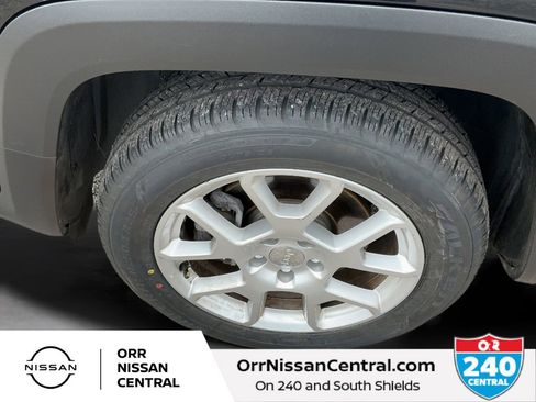 Used 2020 Jeep Renegade Latitude FWD image 9