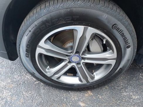 Used 2017 Mercedes-Benz GLC 300 4MATIC image 5