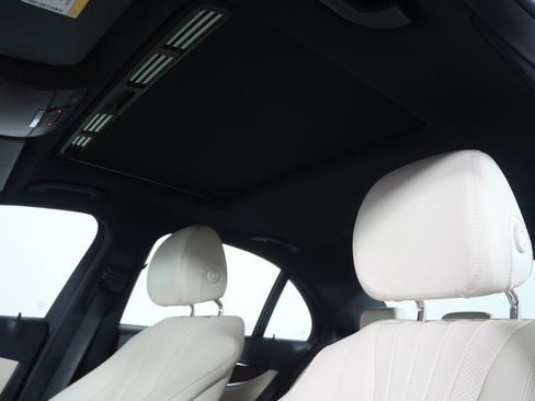 Used 2018 Mercedes-Benz E 300 image 9