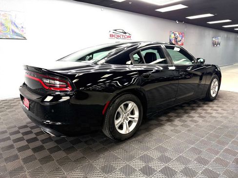 Used 2020 Dodge Charger SXT w/ Leather Interior Group RWD image 15