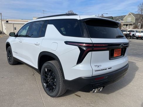 New 2026 Chevrolet Traverse LT image 13