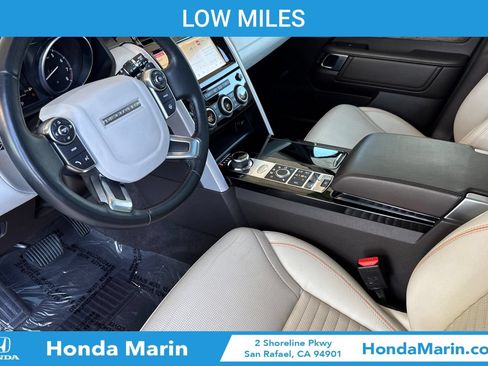 Used 2017 Land Rover Discovery HSE Luxury AWD/4WD image 10