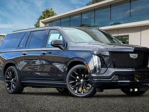 New 2026 Cadillac Escalade ESV Platinum Sport w/ LPO, ONYX Package image 2