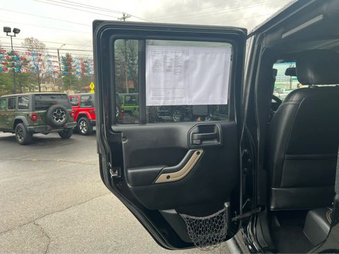 Used 2017 Jeep Wrangler 75th Anniversary image 13