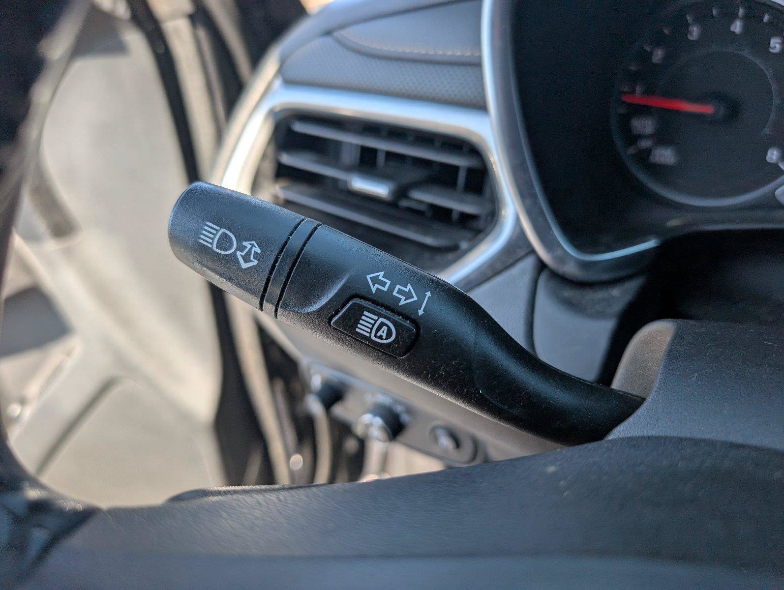 Used 2022 Chevrolet Equinox Premier FWD image 27