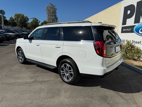 Used 2025 Ford Expedition Active AWD/4WD image 5