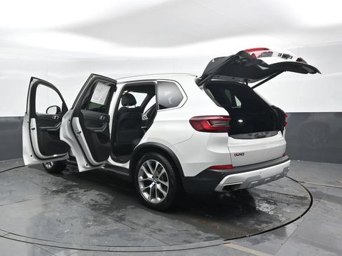 Used 2023 BMW X5 xDrive40i w/ Premium Package AWD/4WD image 53