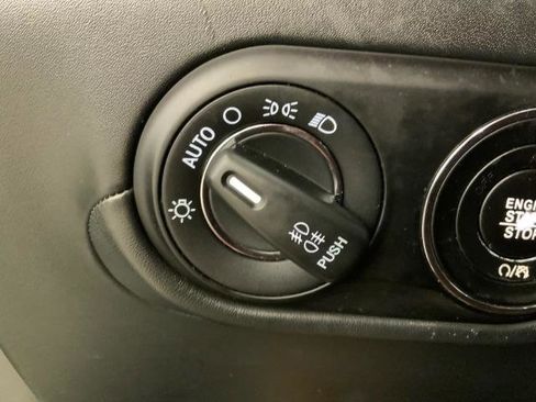 Used 2017 Maserati Levante S AWD/4WD image 27