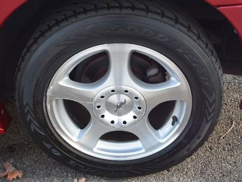 Used 2004 Ford Mustang Convertible image 40