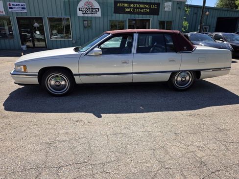 Used 1995 Cadillac De Ville Sedan FWD image 3