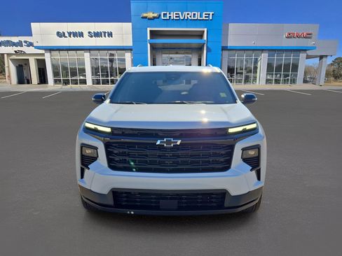 New 2026 Chevrolet Traverse LT image 2