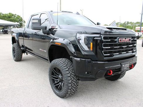 Used 2025 GMC Sierra 2500 AT4 w/ AT4 Premium Plus Package AWD/4WD image 16