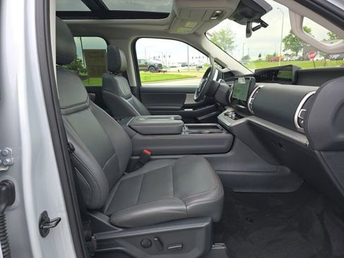 Used 2025 Ford Expedition Max Active AWD/4WD image 20