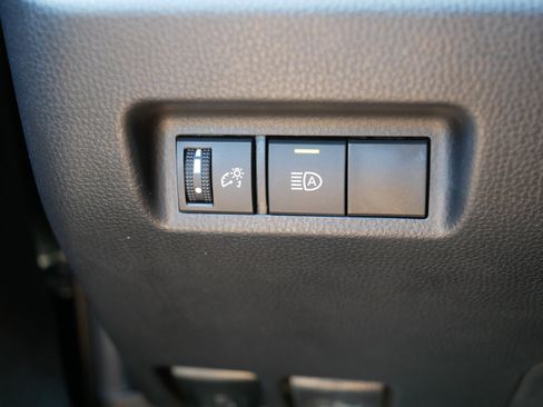 Used 2021 Toyota RAV4 LE AWD/4WD image 26