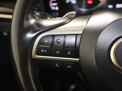 Used 2020 Lexus LX 570 4WD w/ Luxury Package image 38