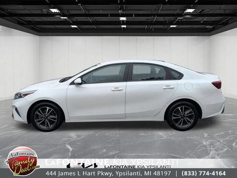Used 2023 Kia Forte LXS FWD image 2