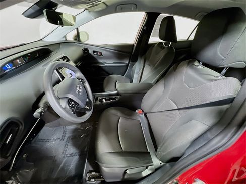 Certified 2022 Toyota Prius LE image 18