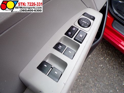 Used 2017 Hyundai Elantra SE image 16