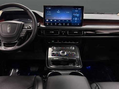 Used 2022 Lincoln Nautilus Reserve AWD/4WD image 11