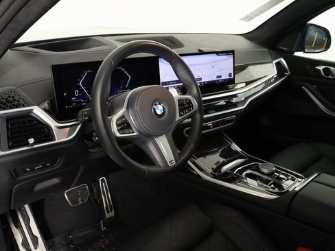 Used 2024 BMW X7 xDrive40i w/ M Sport Package image 7