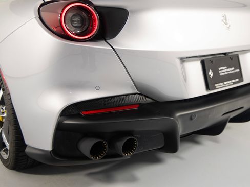 Certified 2023 Ferrari Portofino M RWD image 16
