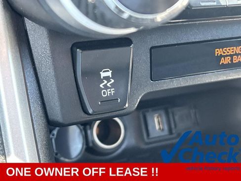 Used 2022 Toyota RAV4 XLE AWD/4WD image 28