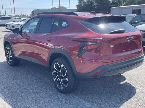 New 2026 Chevrolet Trax RS w/ Driver Confidence Package FWD image 5