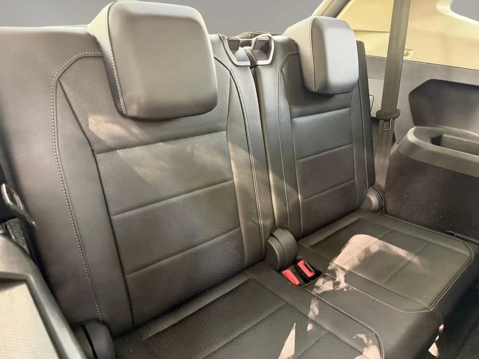 Used 2019 Volkswagen Tiguan SEL FWD image 15