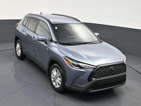 Used 2024 Toyota Corolla Cross LE image 18