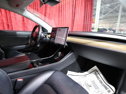 Used 2020 Tesla Model 3 Standard Range Plus RWD image 25
