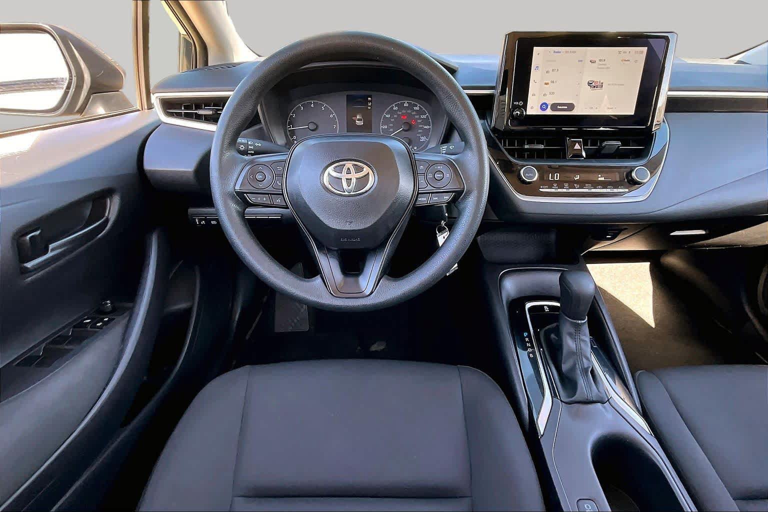 Used 2025 Toyota Corolla LE FWD image 6